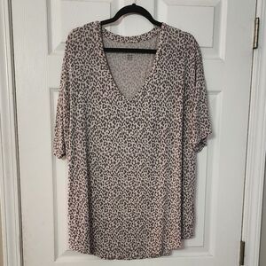 AMERICAN EAGLE Outfitters Gray Leopard Cheetah Print Top XL (Will Fit 18/20 Plus